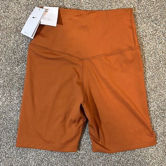 Nike Women's Dri-FIT One High-Waisted 7" Biker Shorts - Picture 6 of 6